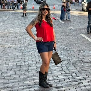 Meet your Posher, Rosy